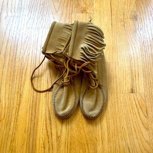 Women's Minnetonka Tramper Boots